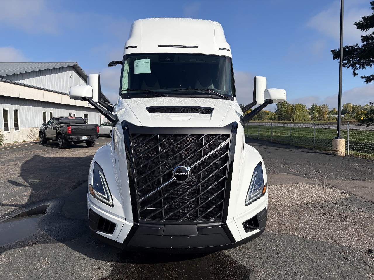 2027 Volvo VNL 860 in Sauk Rapids, MN — photo 7