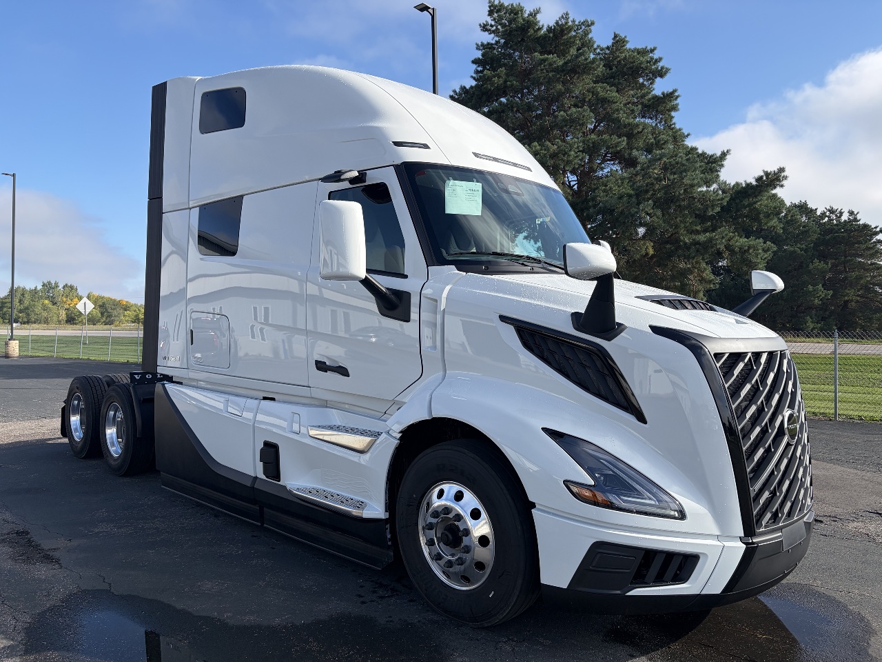 2027 Volvo VNL 860 in Sauk Rapids, MN — photo 8