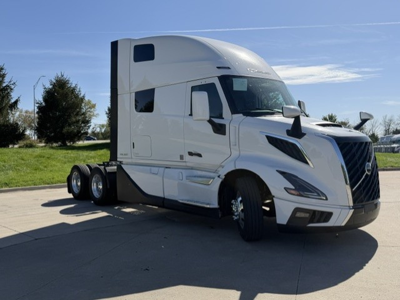 2027 Volvo VNL 860 in Waukee, IA — photo 5