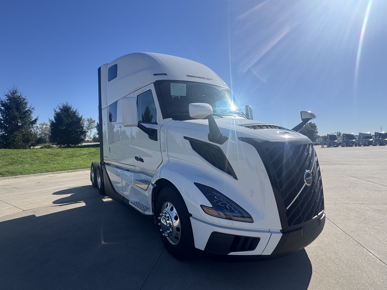 2027 Volvo VNL 860 in Waukee, IA — photo 5