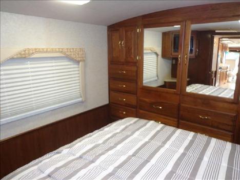 USED 2001 AMERICAN TRADITION CLASS A DIESEL RV #1082-15