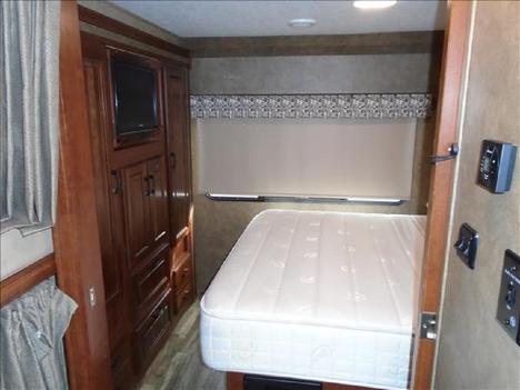 USED 2016 FOREST RIVER SUNSEEKER 3170 DS CLASS C RV #1171-27