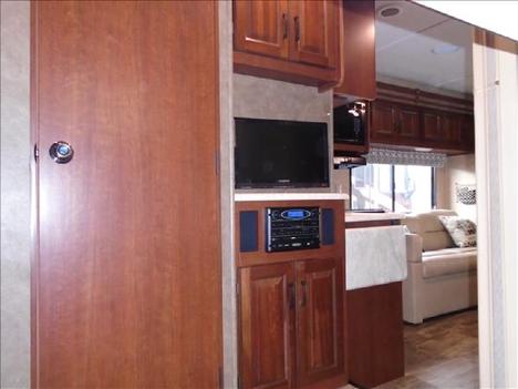 USED 2016 FOREST RIVER SUNSEEKER 3170 DS CLASS C RV #1171-35