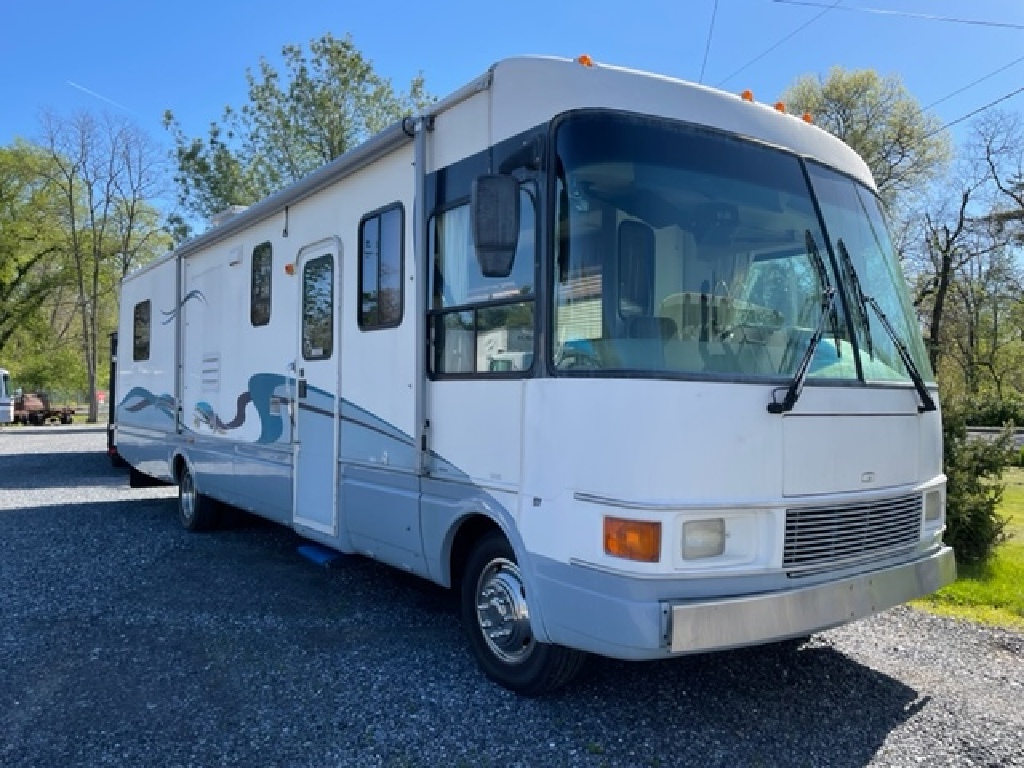 USED 2000 NATIONAL RV DOLPHIN 5350 CLASS A GAS RV #1293