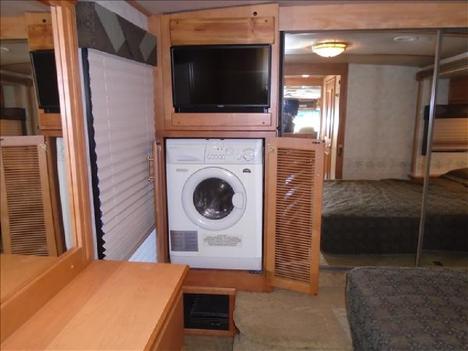 USED 2005 WINNEBAGO JOURNEY 39K CLASS A DIESEL RV #1324-24