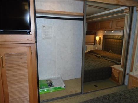USED 2005 WINNEBAGO JOURNEY 39K CLASS A DIESEL RV #1324-25