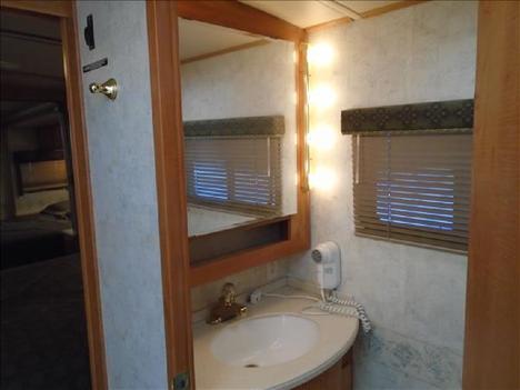 USED 2005 WINNEBAGO JOURNEY 39K CLASS A DIESEL RV #1324-36