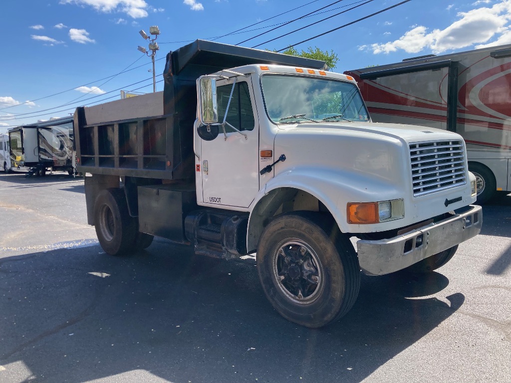 USED 1993 INTERNATIONAL 4700 S/A STEEL DUMP TRUCK #1335