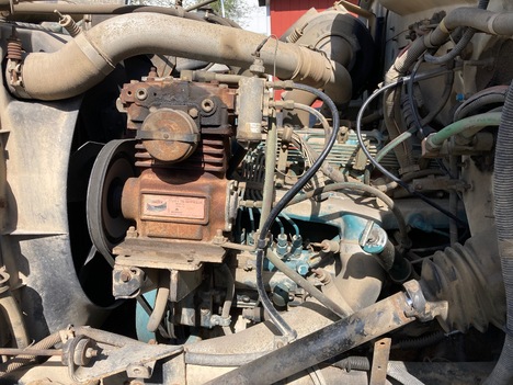 USED 1993 INTERNATIONAL 4700 S/A STEEL DUMP TRUCK #1335-12