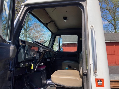 USED 1993 INTERNATIONAL 4700 S/A STEEL DUMP TRUCK #1335-31