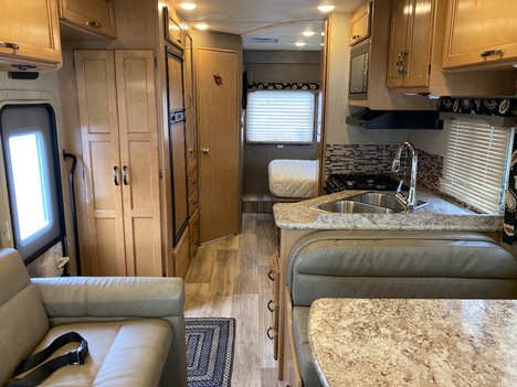 USED 2017 THOR MOTORCOACH FOURWINDS 26B CLASS C RV #1346-14