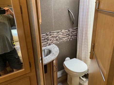 USED 2017 THOR MOTORCOACH FOURWINDS 26B CLASS C RV #1346-24