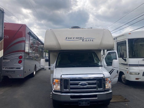 USED 2017 THOR MOTORCOACH FOURWINDS 26B CLASS C RV #1346-29
