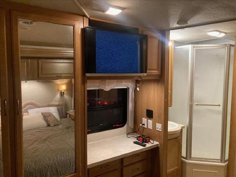 USED 2007 FLEETWOOD BOUNDER 32K CLASS A GAS RV #1349-10