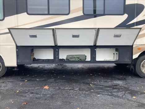 USED 2007 FLEETWOOD BOUNDER 32K CLASS A GAS RV #1349-52
