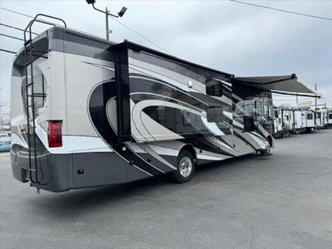 USED 2019 THOR MOTORCOACH MIRAMAX 37.1 CLASS A GAS RV #1370-18