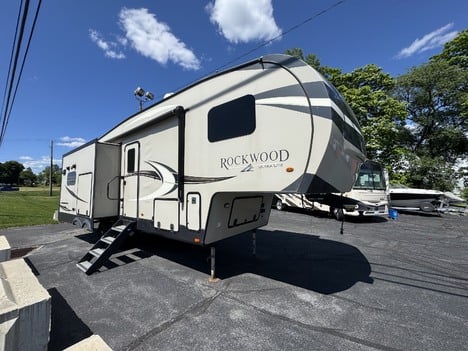 2021 FOREST RIVER Rockwood 2882S Fifth Wheel #1437 2021 FOREST RIVER Rockwood 2882S Fifth Wheel #1437