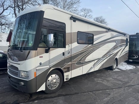 2013 Winnebago Adventurer 37F Class A Gas #1442 2013 Winnebago Adventurer 37F Class A Gas #1442