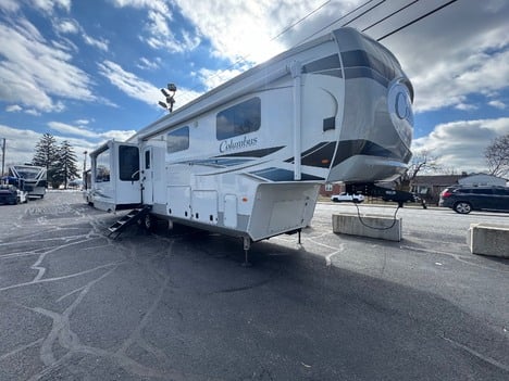 2023 FOREST RIVER Columbus 379MB Fifth Wheel #1444 2023 FOREST RIVER Columbus 379MB Fifth Wheel #1444