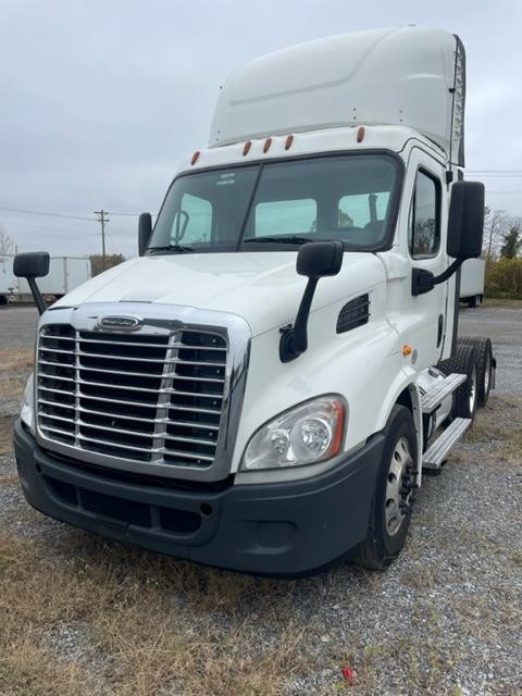 USED 2018 FREIGHTLINER CASCADIA 113 DAYCAB TRUCK #16212