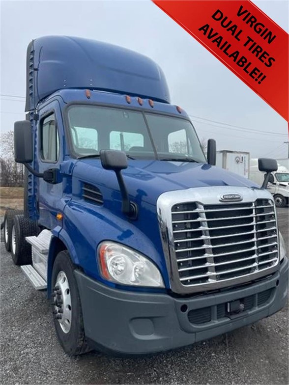 USED 2017 FREIGHTLINER CASCADIA 113 DAYCAB TRUCK #16329