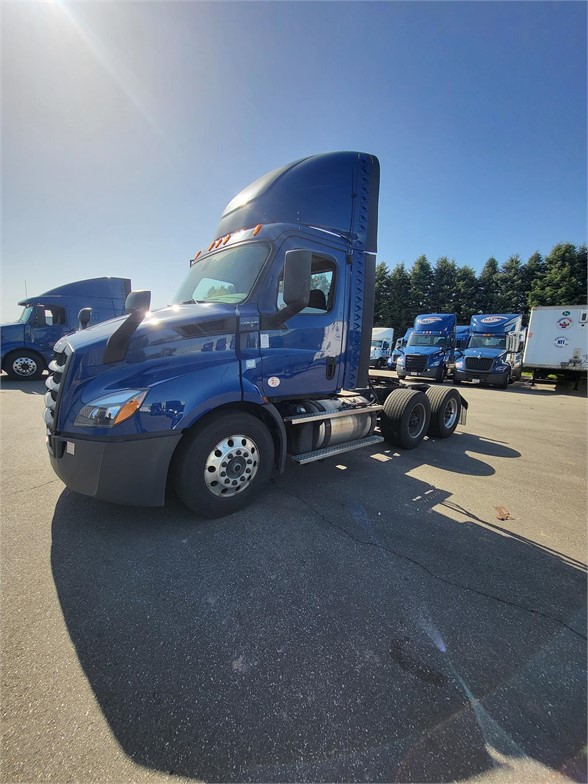 USED 2020 FREIGHTLINER CASCADIA 116 DAYCAB TRUCK #16528