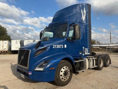 2021 VOLVO VNR64T300 Daycab #19202