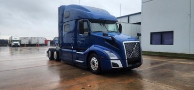 2021 VOLVO VNL64T860 Sleeper #19739
