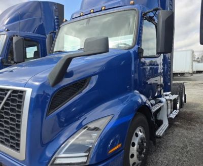 2021 VOLVO VNR64T300 Daycab #19799