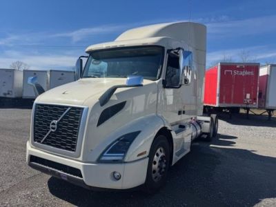 2021 VOLVO VNR64T640 Sleeper #19804