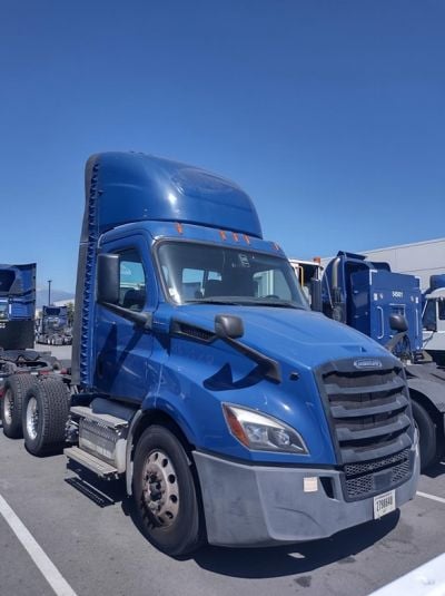 2020 FREIGHTLINER CASCADIA 116 Daycab #19807 2020 FREIGHTLINER CASCADIA 116 Daycab #19807
