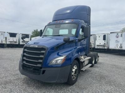 2022 FREIGHTLINER CASCADIA 116 Daycab #19825 2022 FREIGHTLINER CASCADIA 116 Daycab #19825