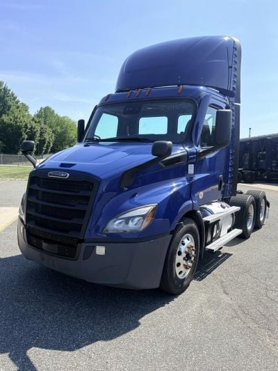 2022 FREIGHTLINER CASCADIA 116 Daycab #19856 2022 FREIGHTLINER CASCADIA 116 Daycab #19856