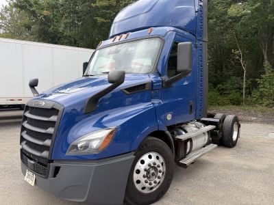 2021 FREIGHTLINER CASCADIA 116 Daycab #19899 2021 FREIGHTLINER CASCADIA 116 Daycab #19899