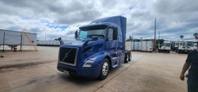 2022 VOLVO VNR64T640 Sleeper #19921