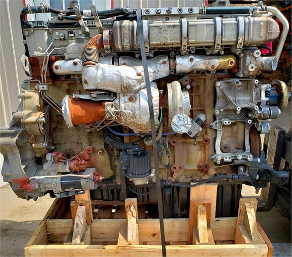 2014 DETROIT DD15 Complete Engine #1