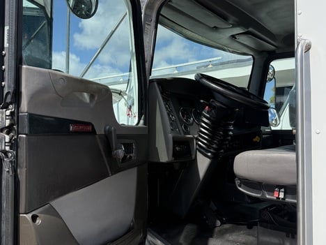 2020 KENWORTH T3 Heavy Duty Truck