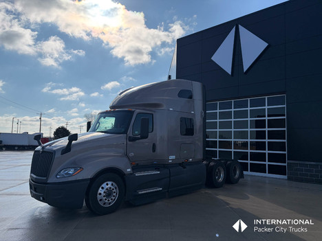 2022 INTERNATIONAL LT625 Sleeper #1738