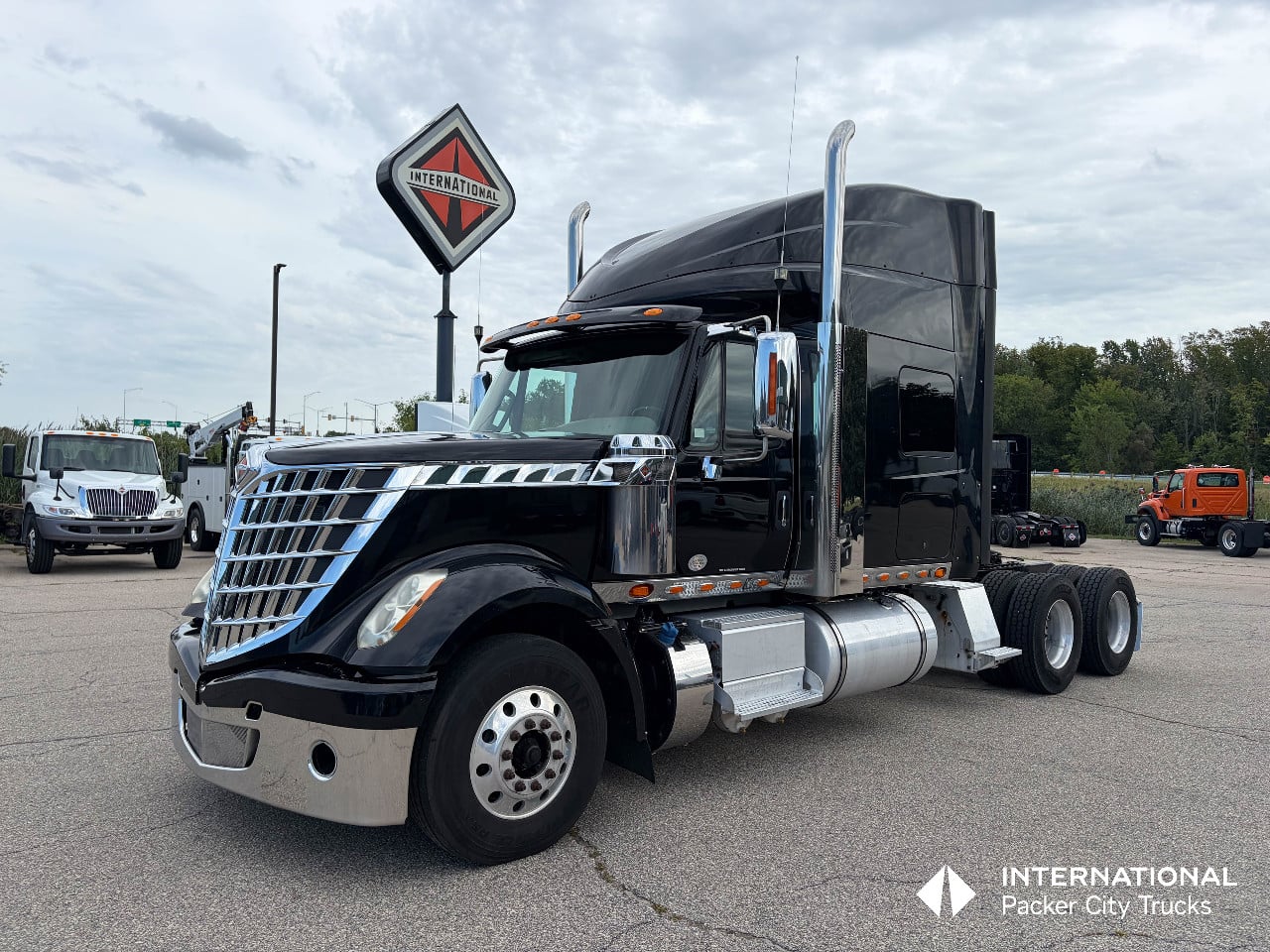 2016 INTERNATIONAL Lonestar Sleeper #1 2016 INTERNATIONAL Lonestar Sleeper #1