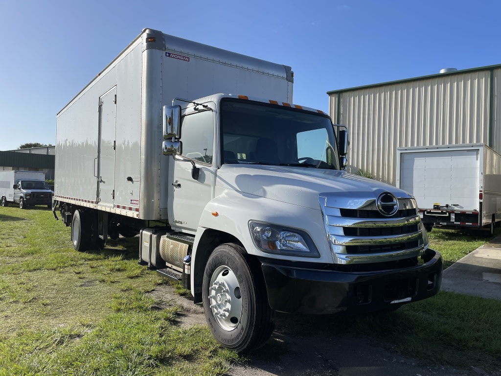 2016 HINO 268-26' Box-L/G Box Van Truck #1