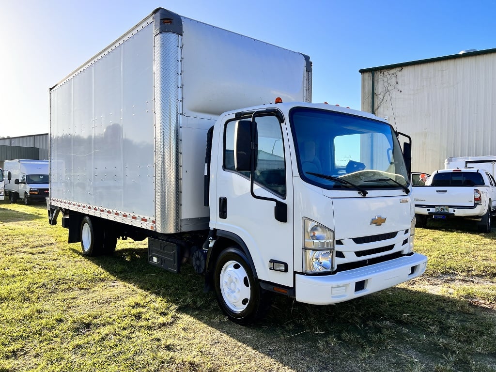 2020 CHEVROLET W5500XD Box Van Truck #1
