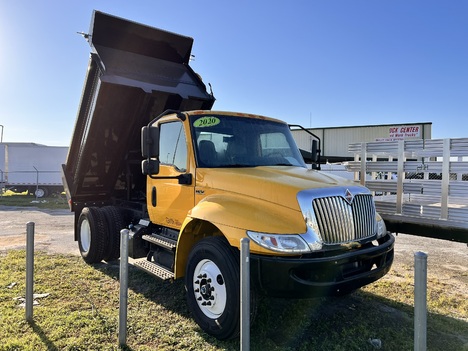 2020 INTERNATIONAL MV 607-26' Box Van Truck #2574