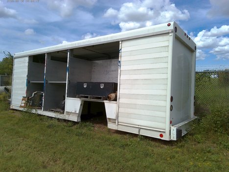 2013 HACKNEY 8 Bay Beverage Truck Body #2579