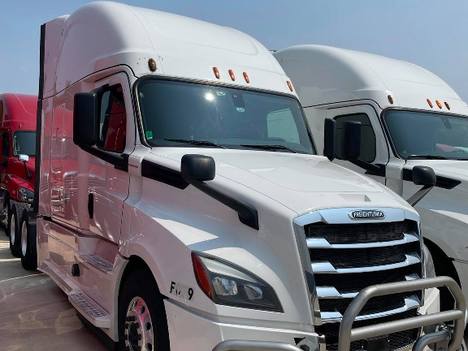 2018 FREIGHTLINER CASCADIA Sleeper