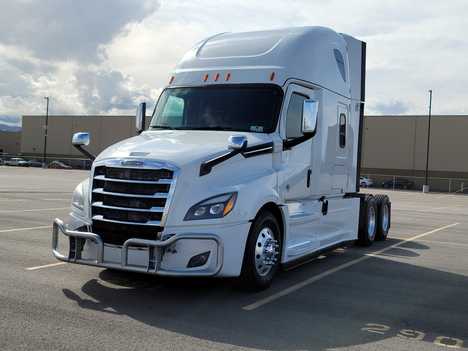 2019 FREIGHTLINER CASCADIA Single Axle Sleeper