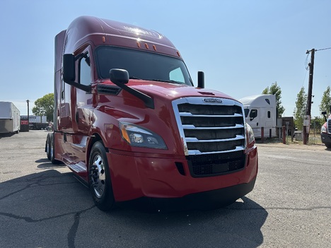 2019 FREIGHTLINER CASCADIA 126 Sleeper