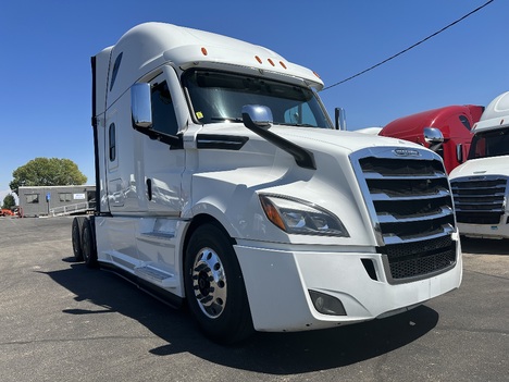 2019 FREIGHTLINER CASCADIA 126 Sleeper