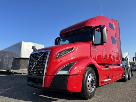 2019 VOLVO VNL 760 Sleeper