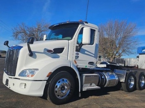 2021 PETERBILT 579 Daycab