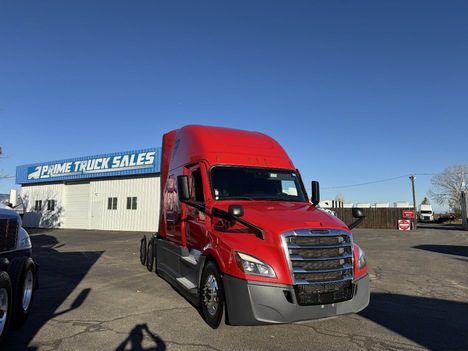 2021 FREIGHTLINER CASCADIA 126 Sleeper
